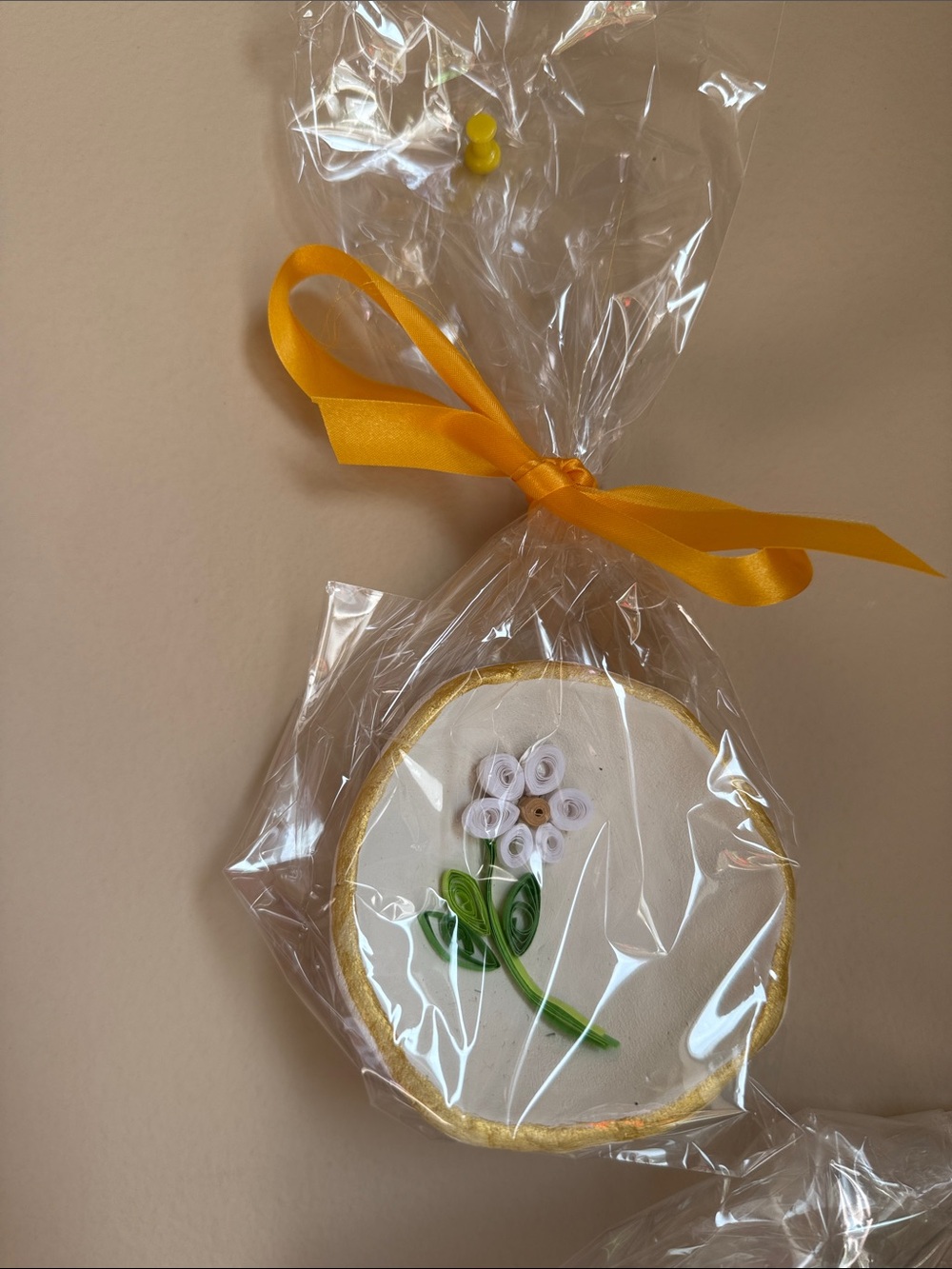 Handmade White & Gold Quilling Flower Favor - Home Party Supplies